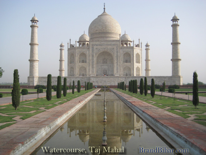 Taj-Mahal-Watercourse